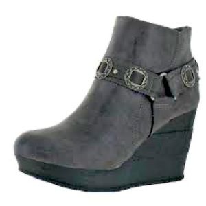 Sbicca vintage collection Brigit bootie.